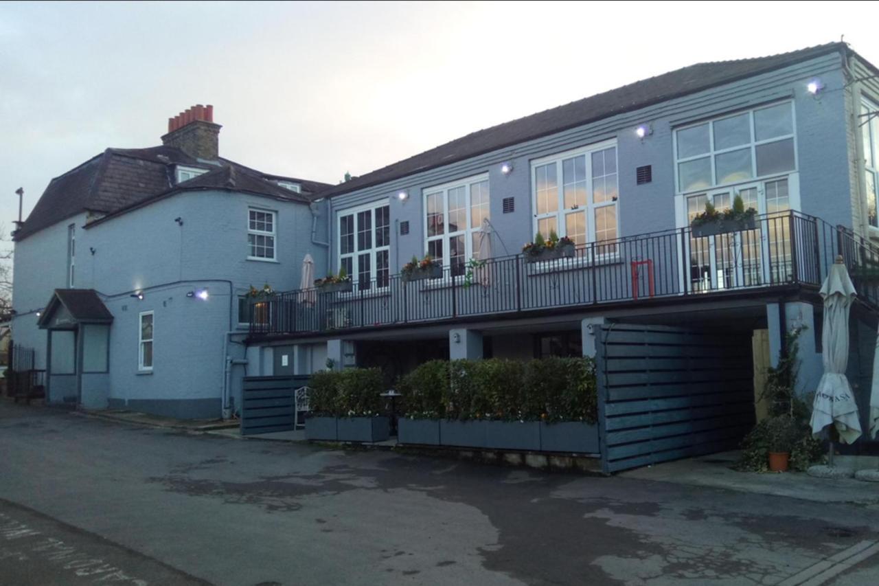 Hampton Court Hotel East Molesey Buitenkant foto