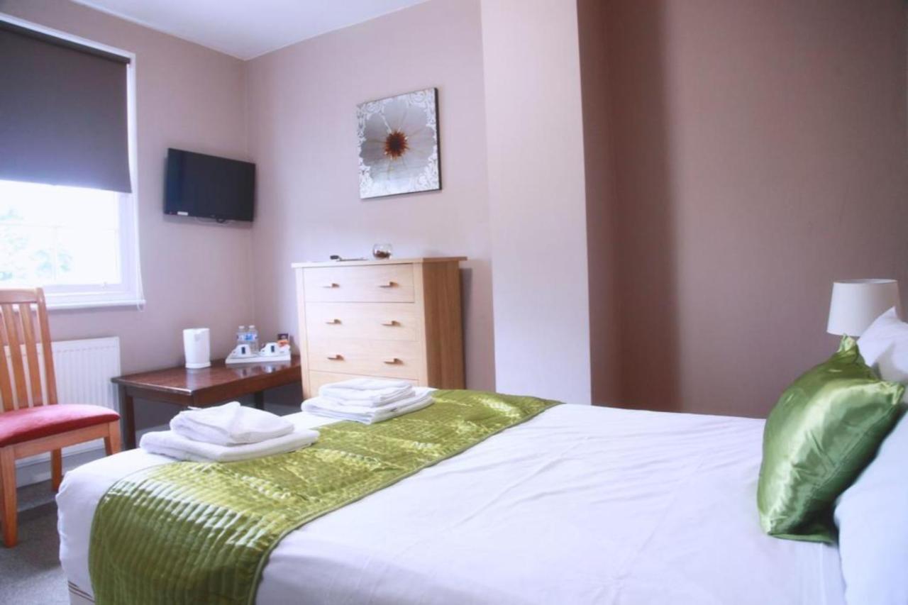 Hampton Court Hotel East Molesey Buitenkant foto